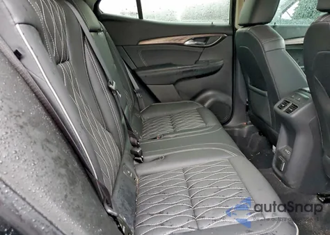 2022 Buick Envision Avenir z USA, uszkodzony, nr VIN LRBFZSR44ND146014